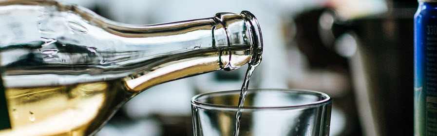 producent regałów na wino